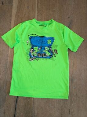 Under Armour Bright Green Mesh Fishing Tackle Box t-shirt size youth medium